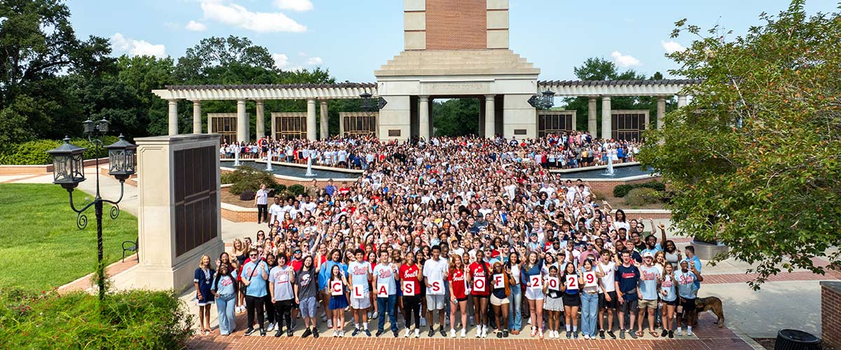 Class of 2029 in front of Moulton Tower.